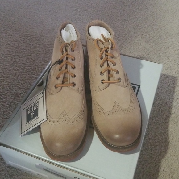 Frye Phillip Lug Wingtip Chukka - Picture 4 of 8